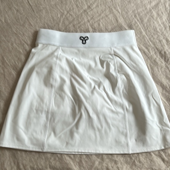 TNA TnAction Golf Skirt - Picture 2 of 4